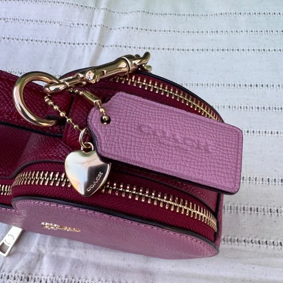 Coach RARE color block pink red HEART crossbody bag. NEW WITHOUT TAGS - Picture 3 of 16